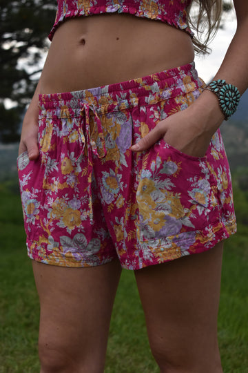 Gili Shorts-Roses are Red